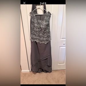 Formal mother of bride dress never worn couldn’t return size 16w
